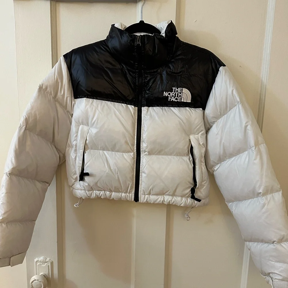 The North Face Nuptse Short Jacket - Picture 2 of 11
